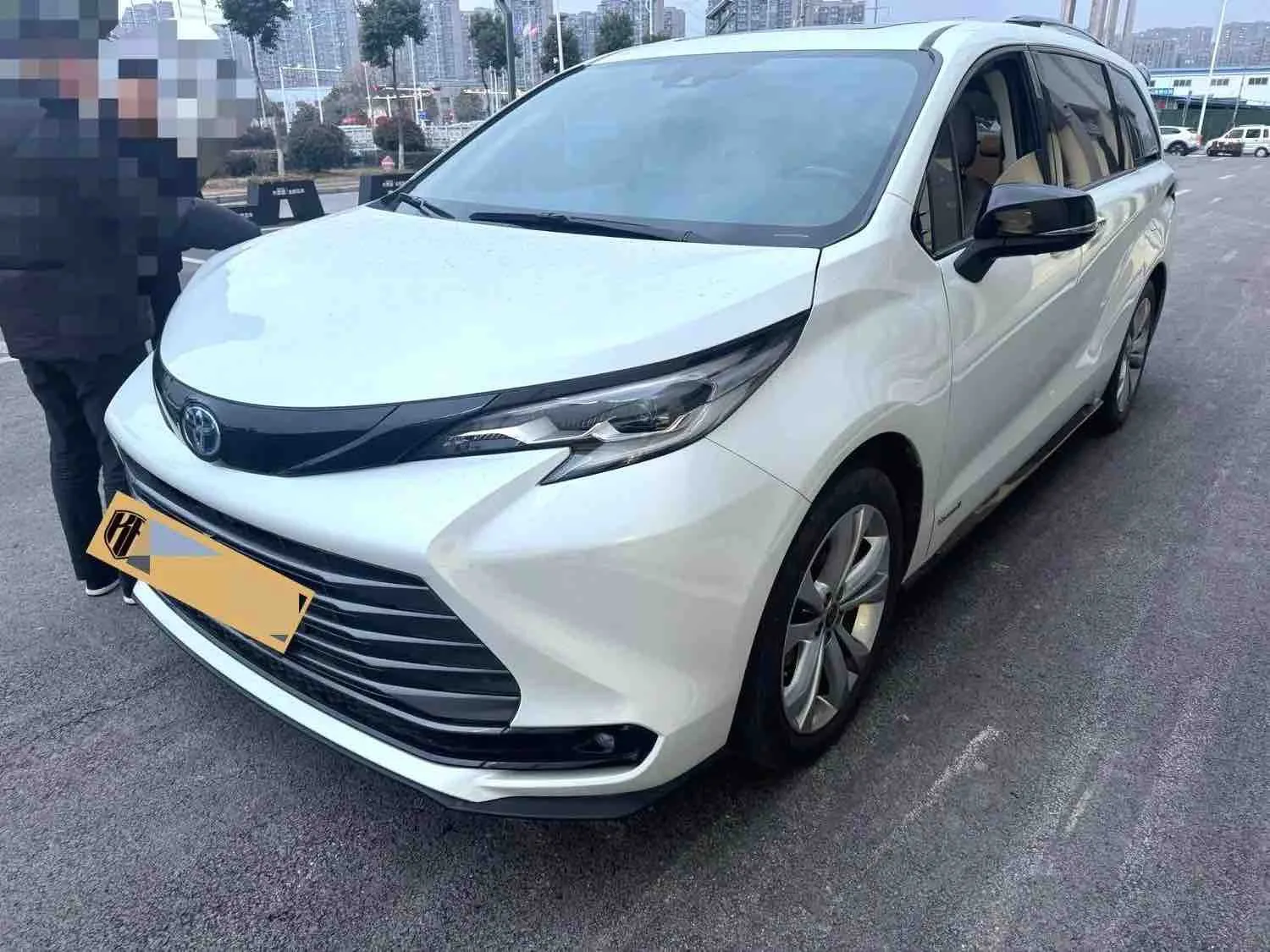 Toyota Cana 2023 2.5L CVT Premium Edition Automatic