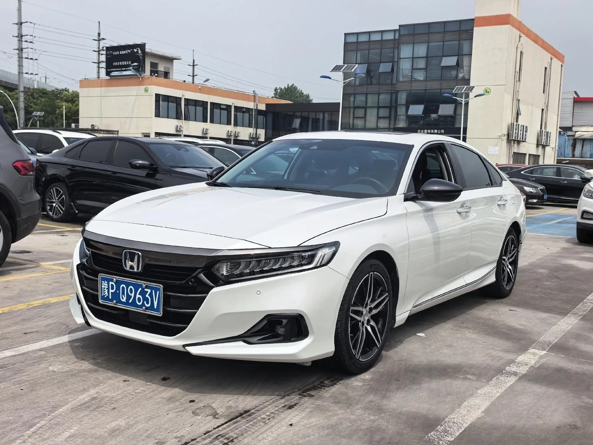 2022 Honda Accord Hybrid 2.0L Phantom Night Edition