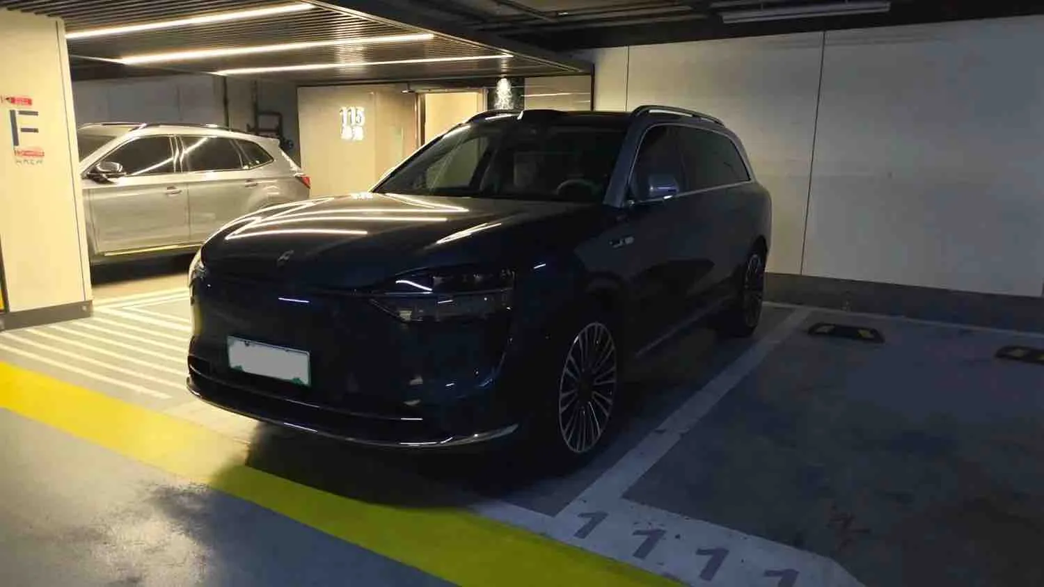 Wenjie M9 2024 Ultra Range Extended Edition 52kWh