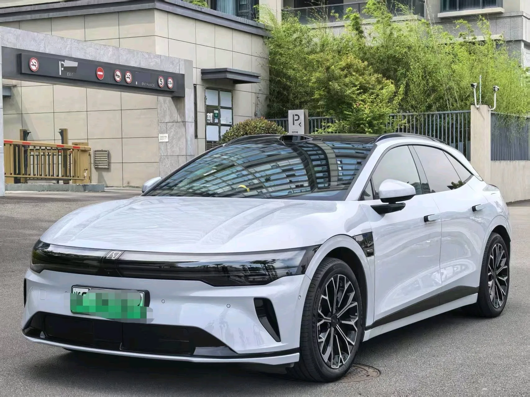 JiKrypton 2025 Model JiKrypton 007GT Rear-Wheel Drive Intelligent Driving Edition 75kWh Automatic