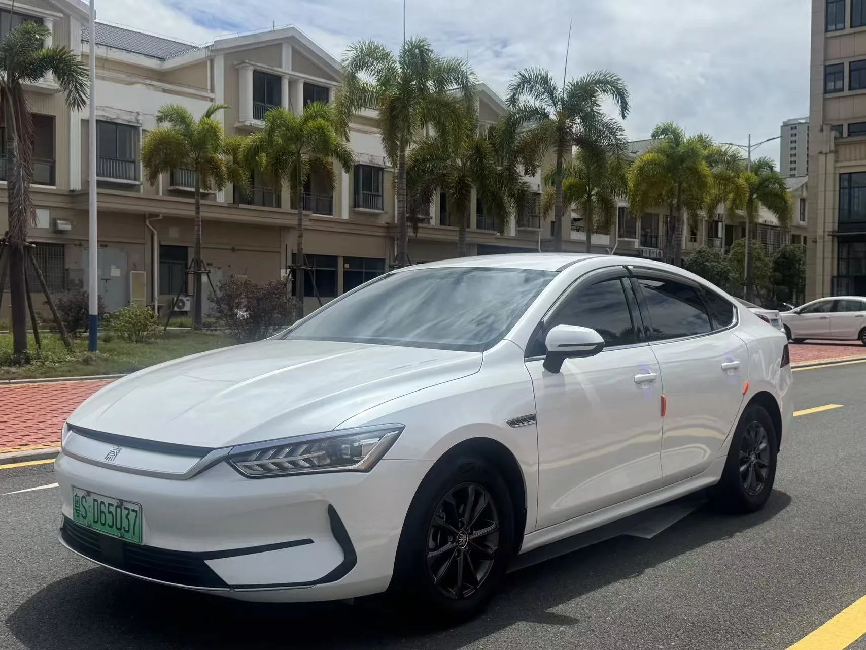 QinPLUS 2021 Model EV 400KM Travel Edition