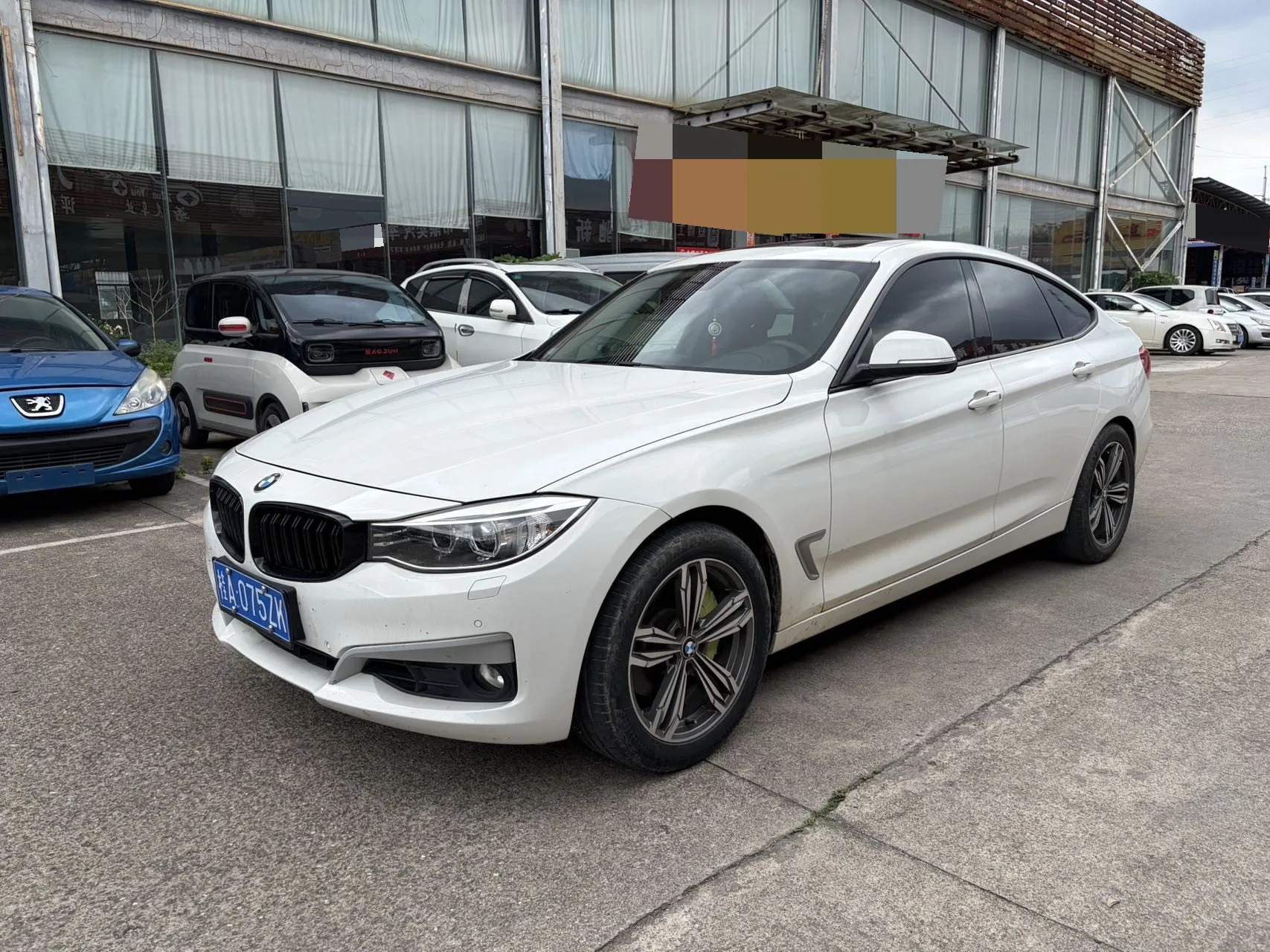 2013 BMW 3 Series GT 328i Luxury Design Package