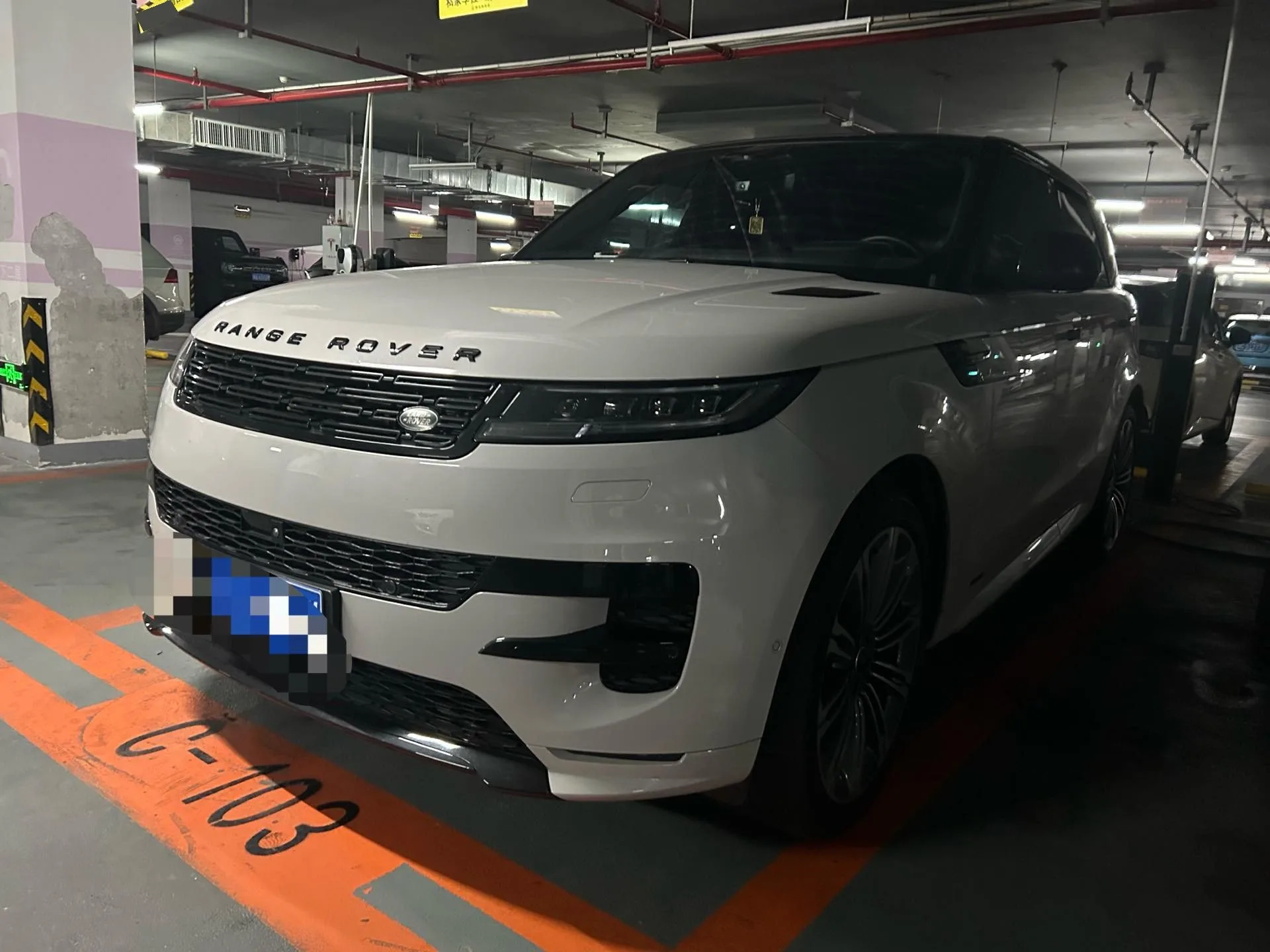 Land Rover Range Rover Sport (Imported) 2025 Model Year Range Rover Sport 48V 3.0T 400PS Signature Edition Automatic Transmission