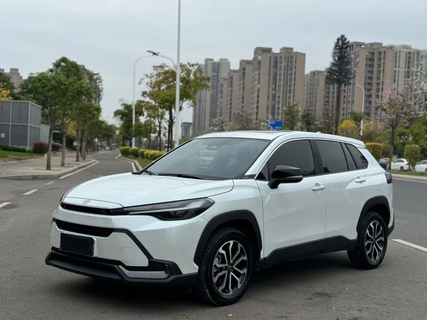 Toyota 2026 Corolla Cross 2.0 CVT Luxury Edition, Automatic Transmission