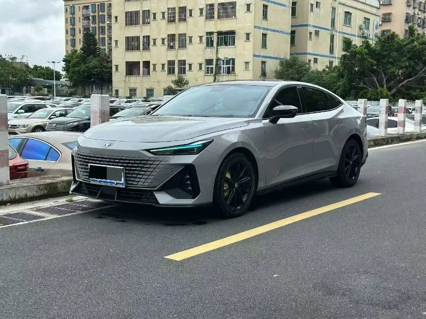 Changan UNI-V 2022 1.5T Premium Edition