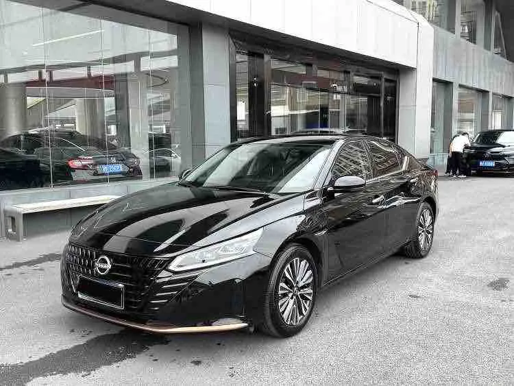 Teana 2024 2.0L SV Black Gold Edition