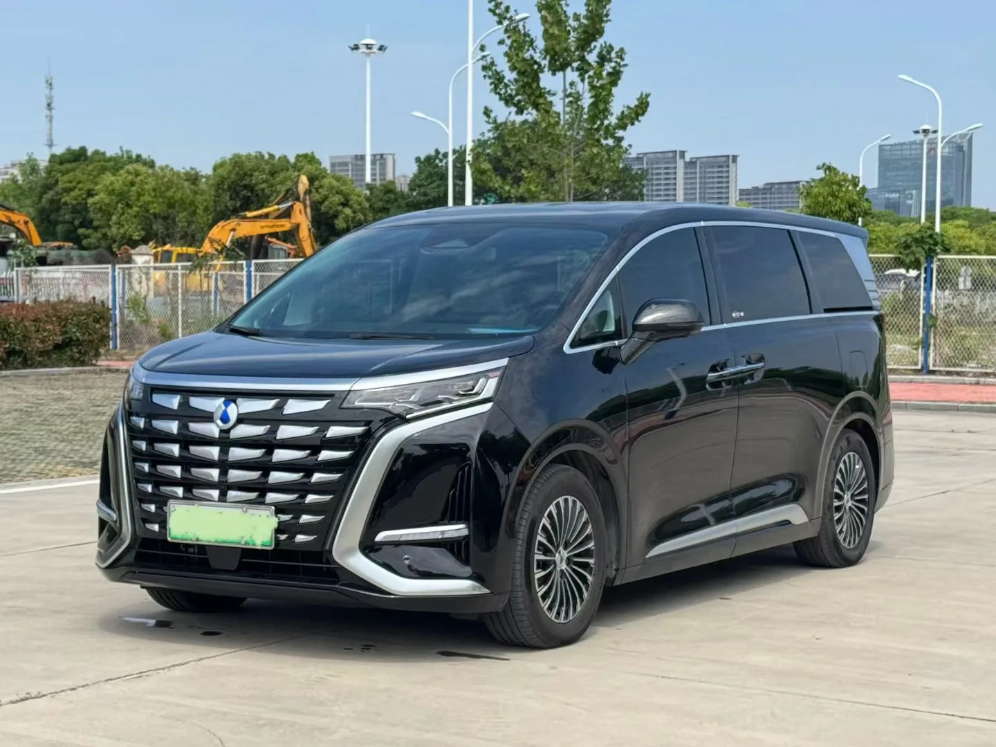 Denza D9 2022 DM-i 970 AWD Flagship Edition