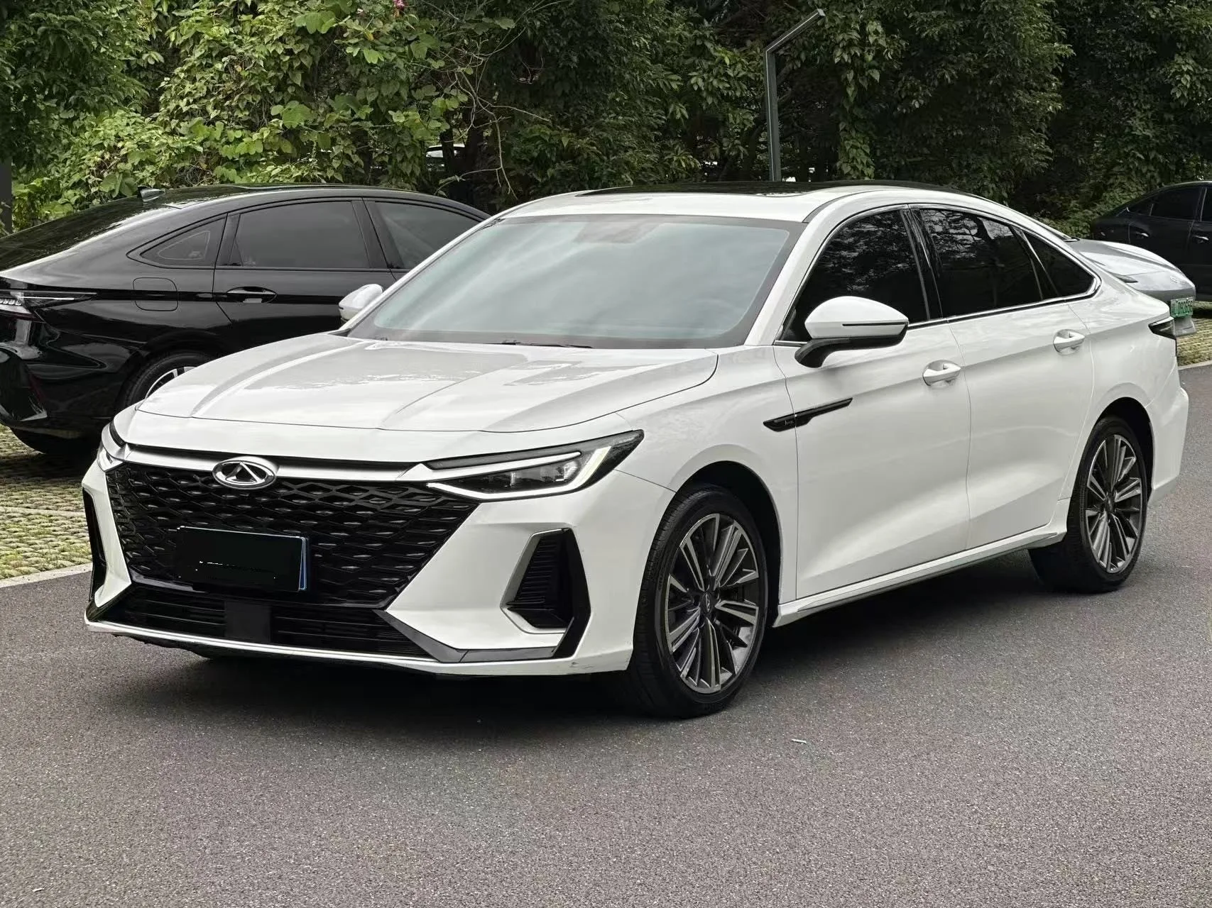 Arize 8 2022 Model Year 1.6T DCT Premium