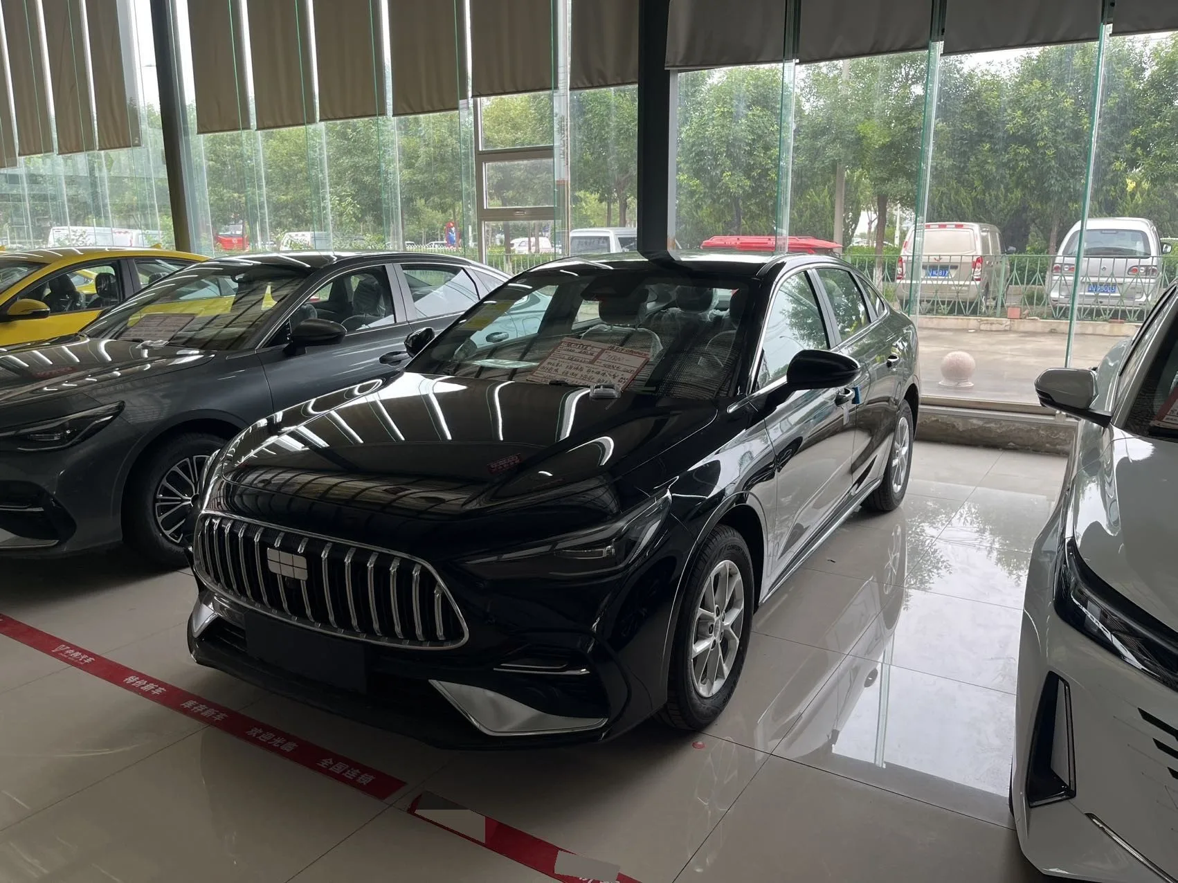 Geely Galaxy 2025 Starry 6 EM-i 1.5 125km Long Range Edition Automatic