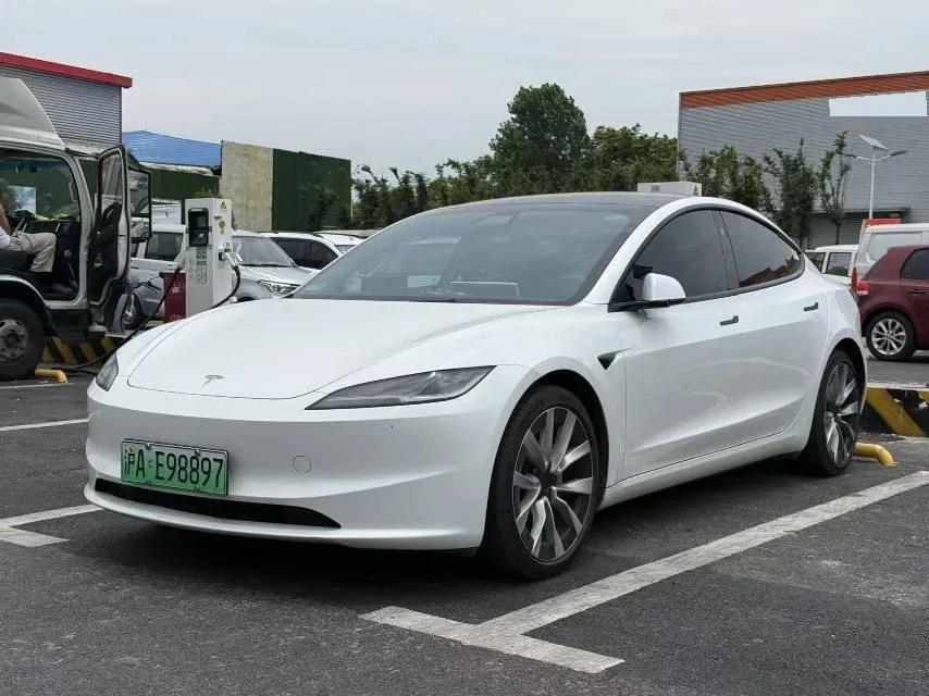 Model 3 2023 Rear-Wheel Drive