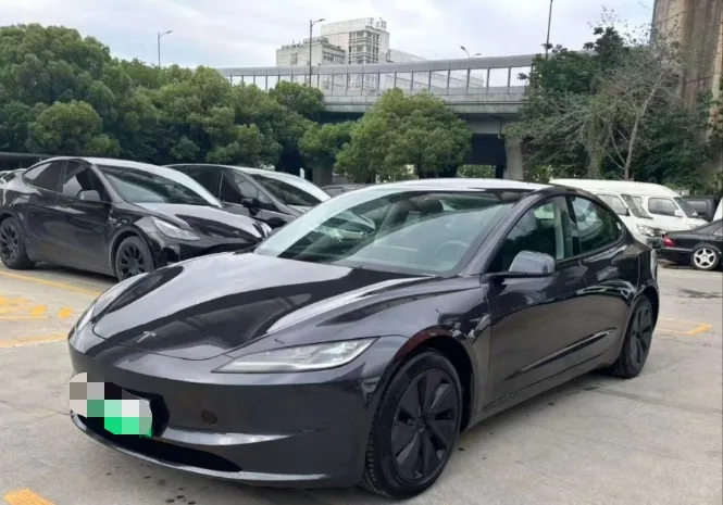 Model 3 2023 Rear-Wheel Drive