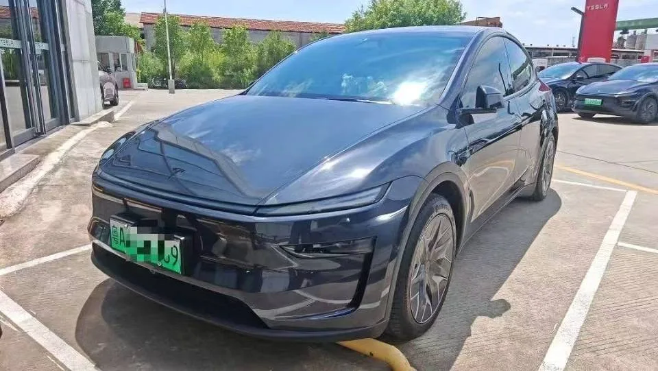 Tesla 2025 Model Y L Long Range All-Wheel Drive Automatic
