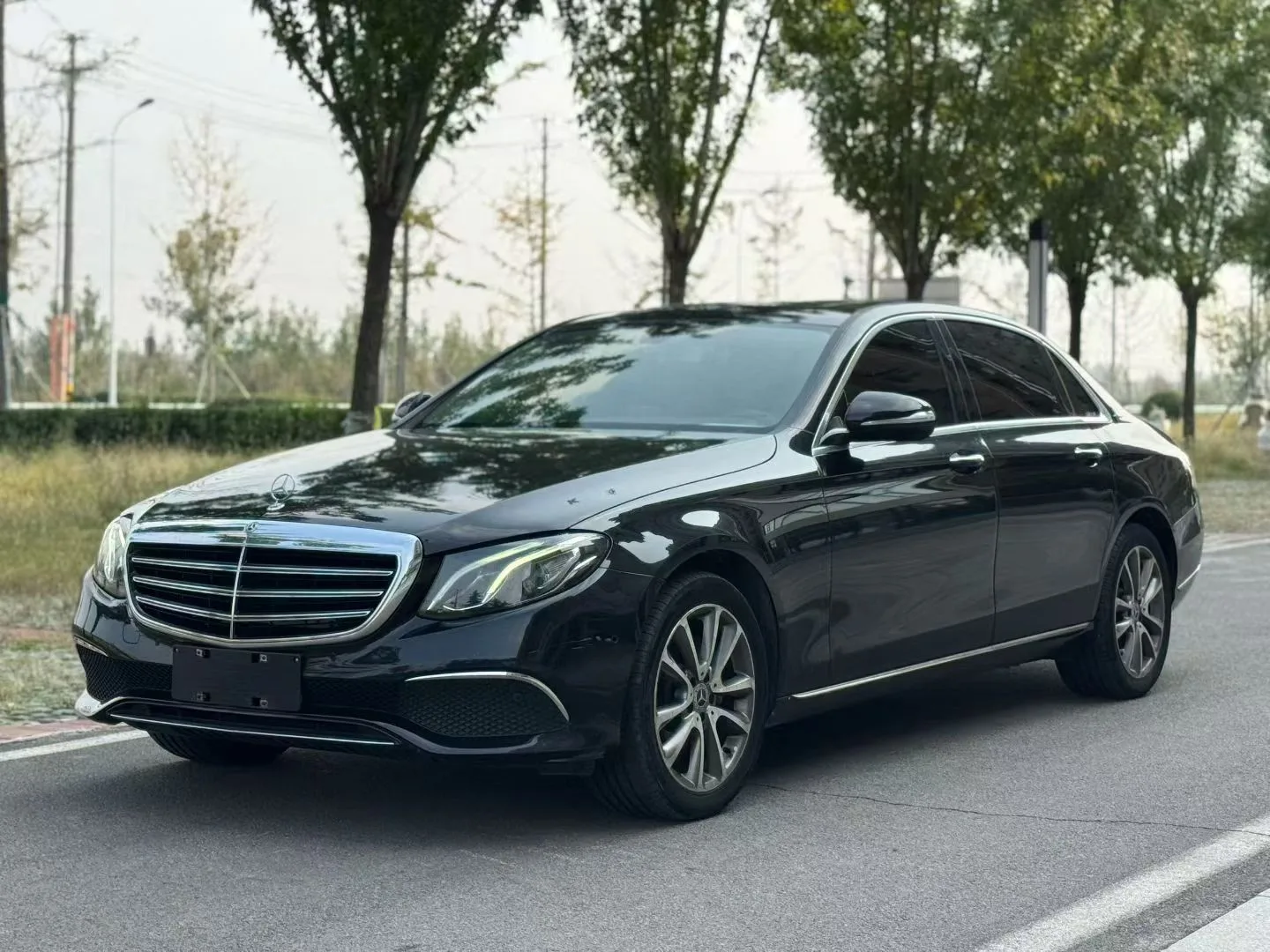 2016 Mercedes-Benz E-Class E 200 L Sport