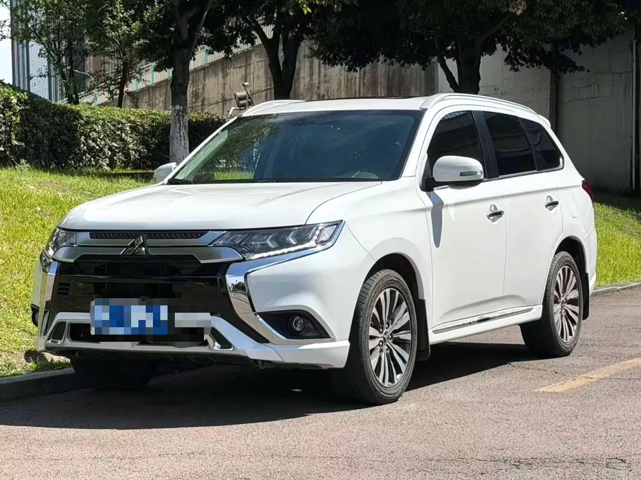 2020 Outlander 2.4L 4WD Enjoy Edition, 5-Seater