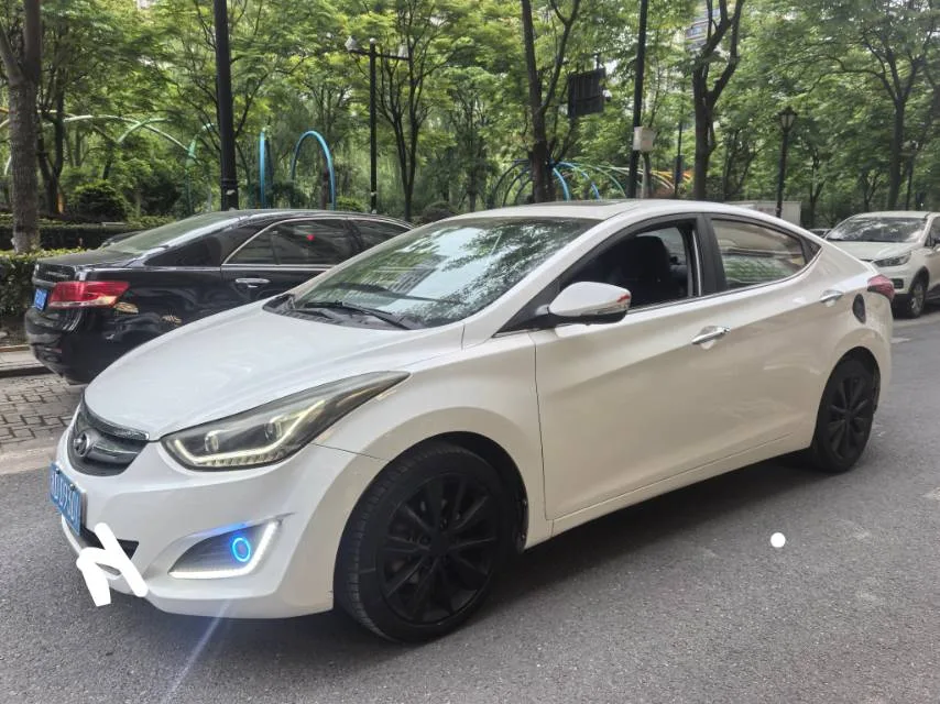 Hyundai Elantra 2015 1.6L Automatic Leading Edition