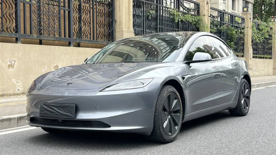 Tesla 2025 Model 3 Rear-Wheel Drive (Facelift) Automatic