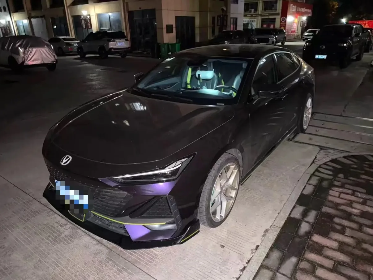 Changan UNI-V 2022 1.5T Sport Edition