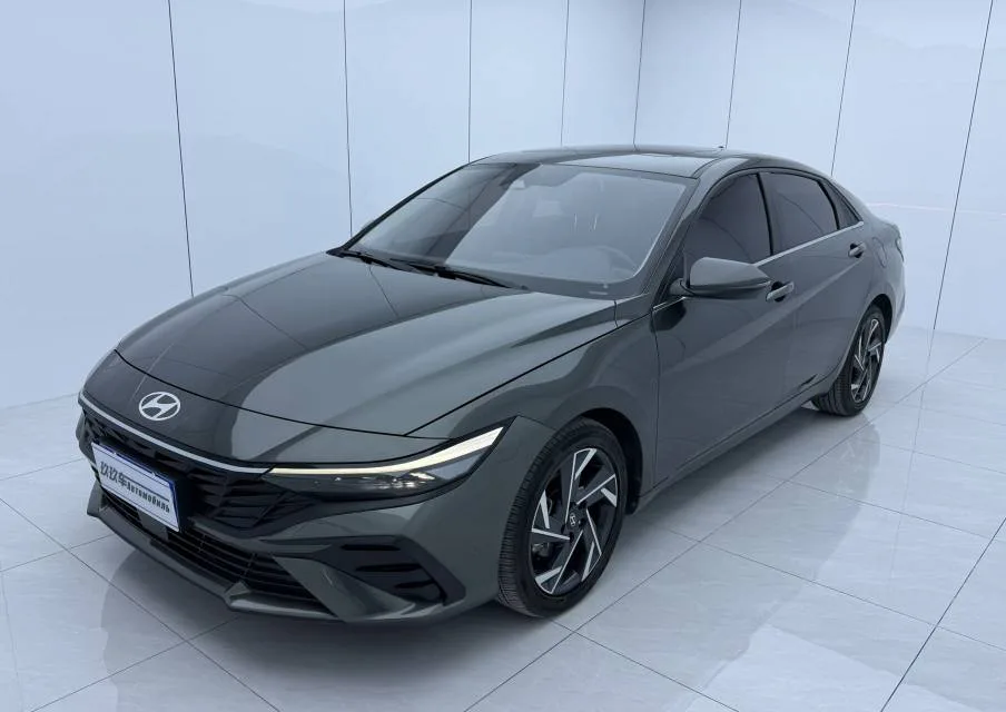 Hyundai Elantra 2023 1.5L CVT LUX Premium Edition
