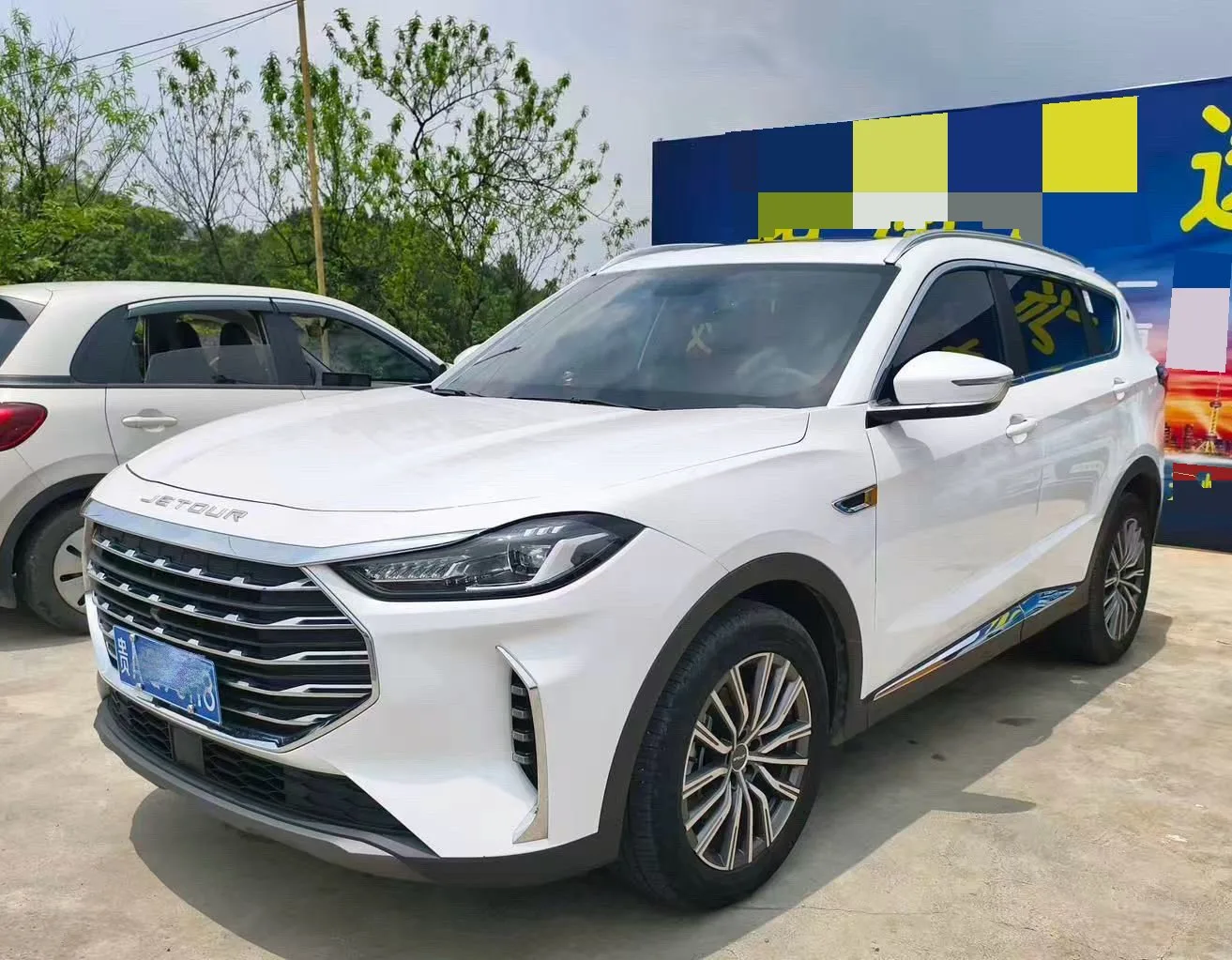 Jetour X70 PLUS 2023 1.5T DCT Self-Reliant PRO 5-Seater