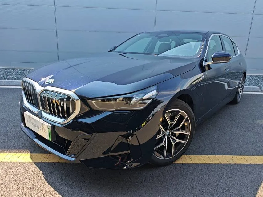 BMW 2025 i5 eDrive 35L M Sport Package Automatic