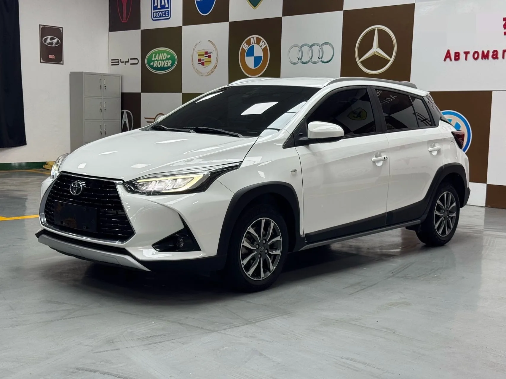 2022 Yaris L 1.5L CVT Luxury PLUS Edition