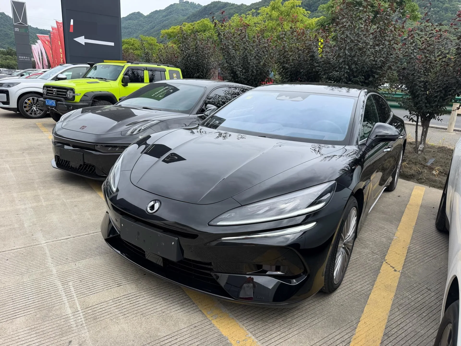 Dongfeng Motor 2024 Model Year Dongfeng Z9 2.0T CVT 1,100 km AWD Ultra Edition Automatic Transmission