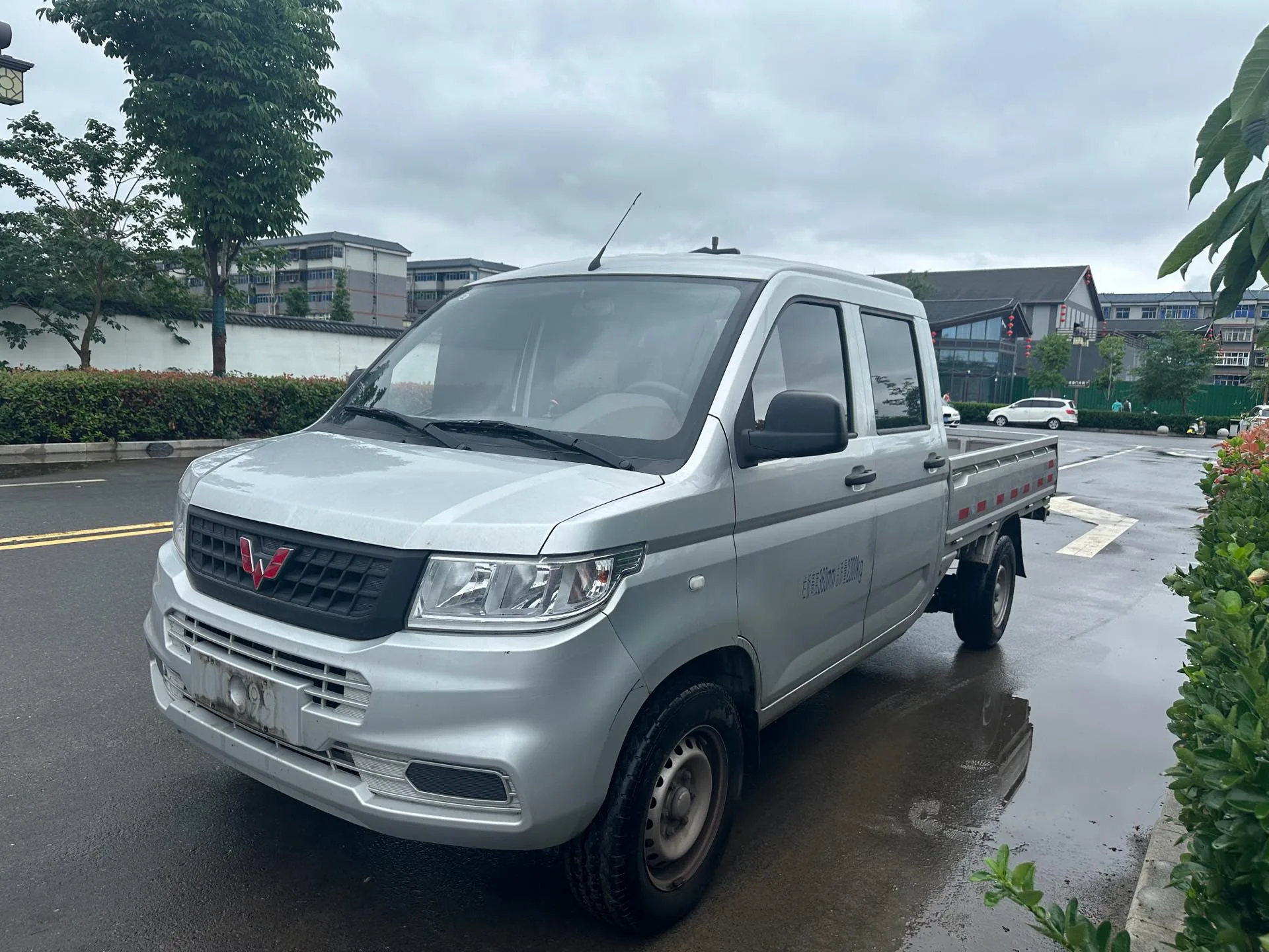 Wuling 2023 Rongguang New Truck 1.5 Double Cab Basic Model Manual Transmission