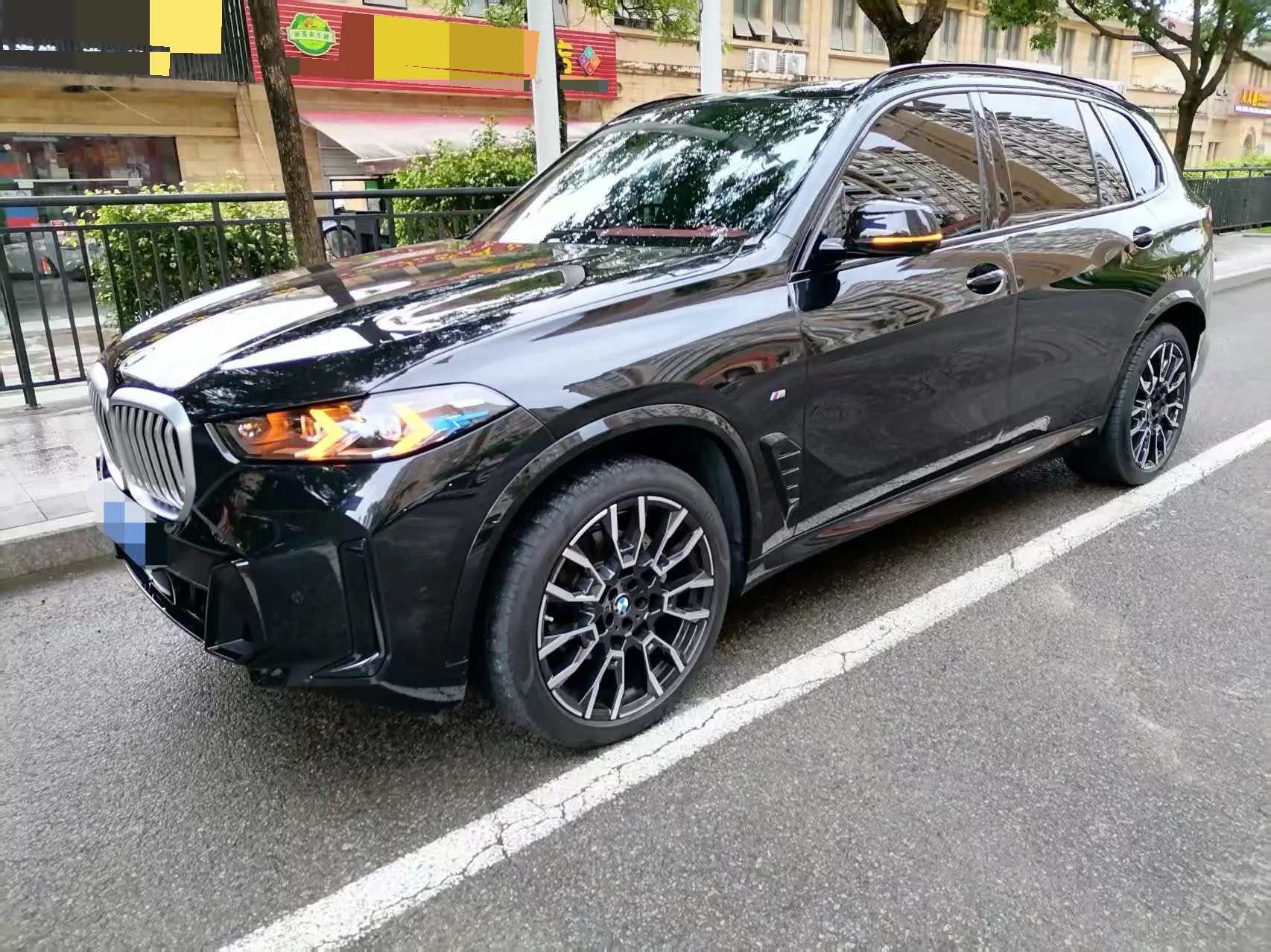 BMW 2023 X5 xDrive40Li 48V 3.0T Premium M Sport Night Edition Package, Automatic Transmission