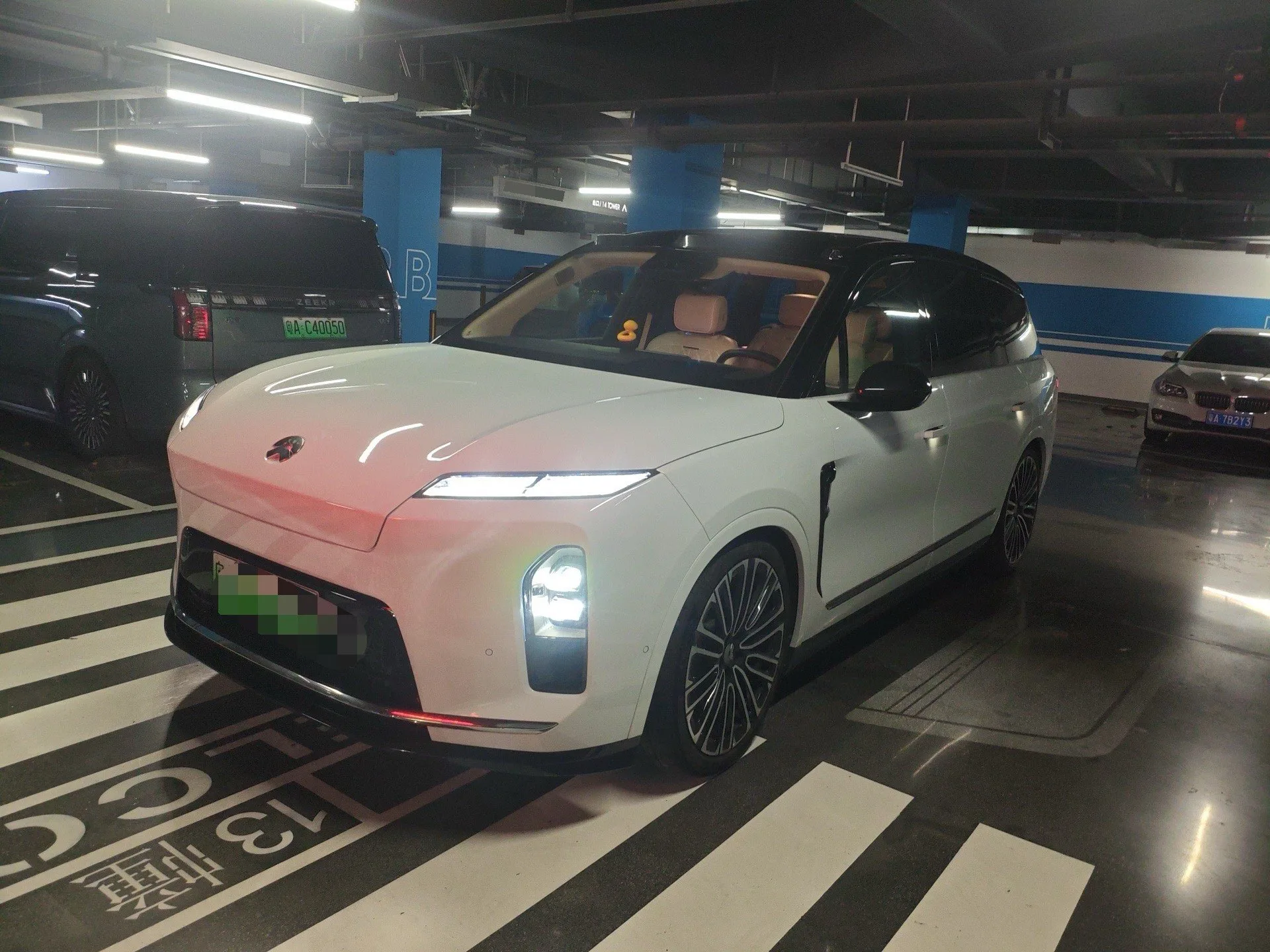 NIO 2026 ES8 6-seater Executive Signature Edition Automatic