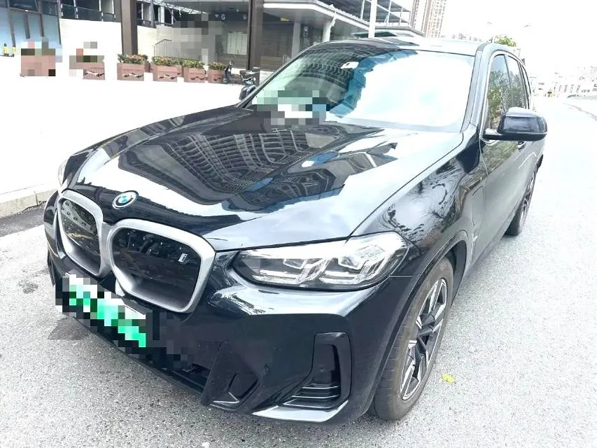 BMW iX3 2022 Leading Edition