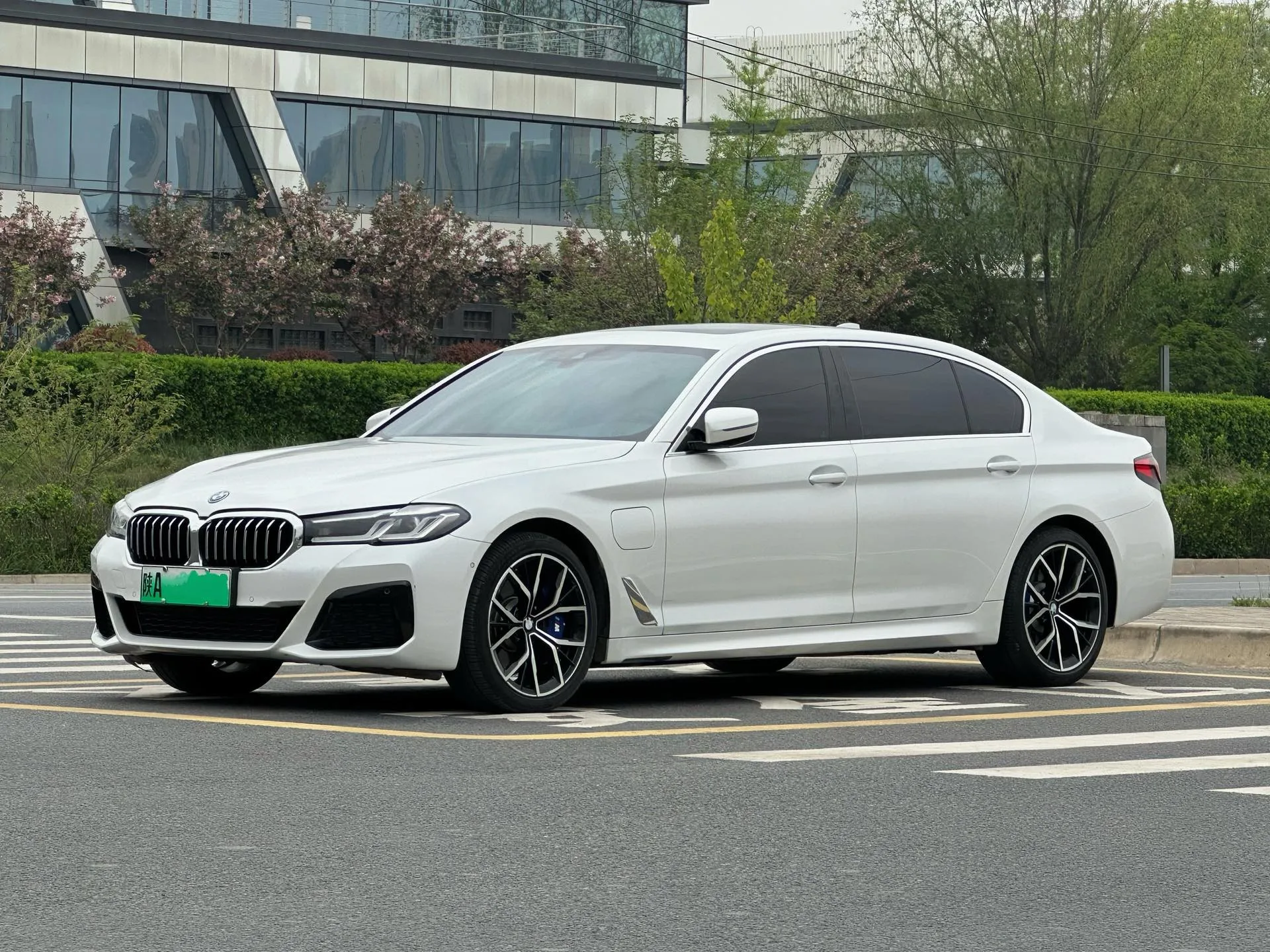 BMW 5 Series Plug-in Hybrid 2021 535Le M Sport Package