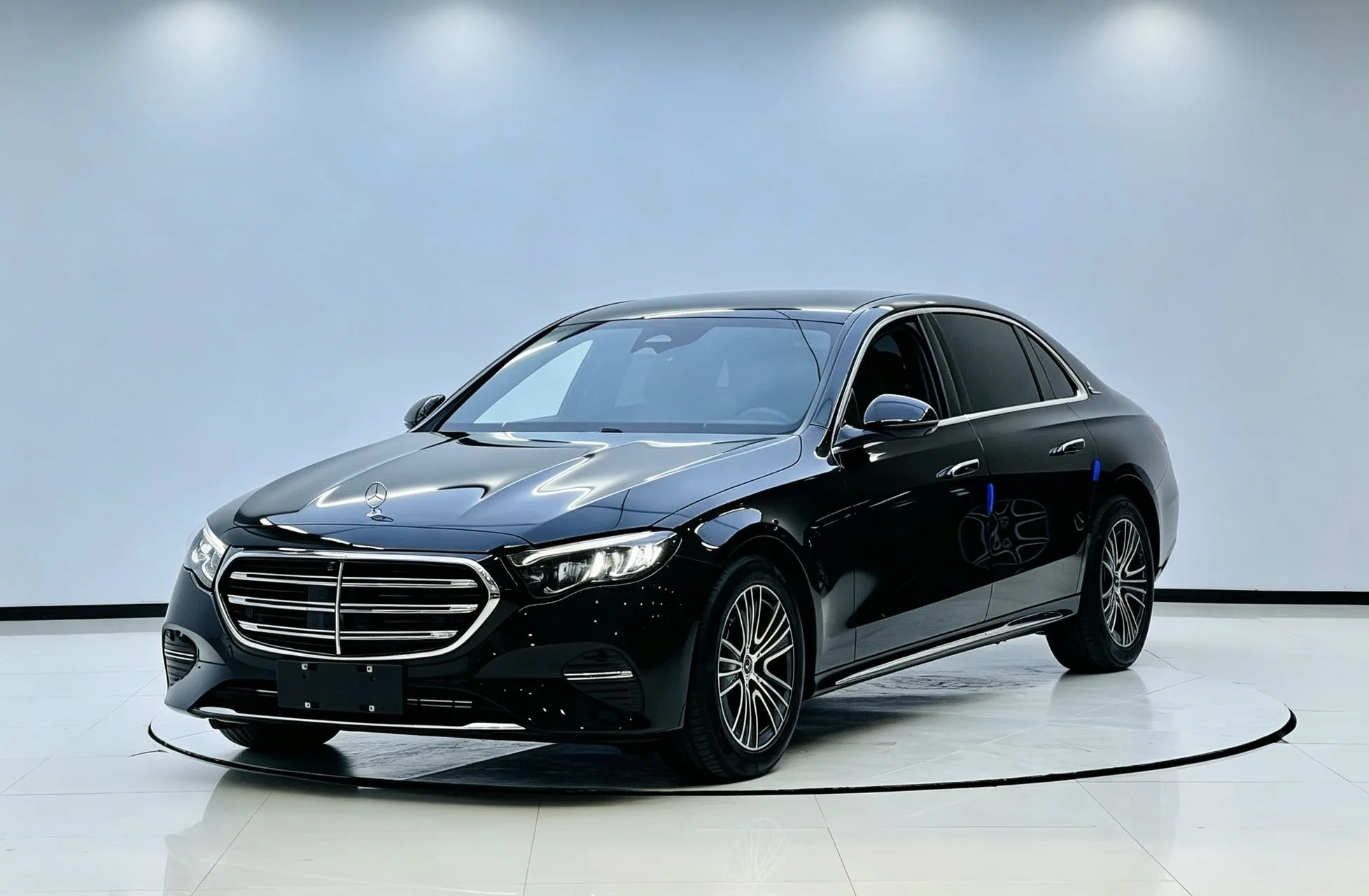 2025 Mercedes-Benz E-Class E 260 L 48V 2.0T Automatic
