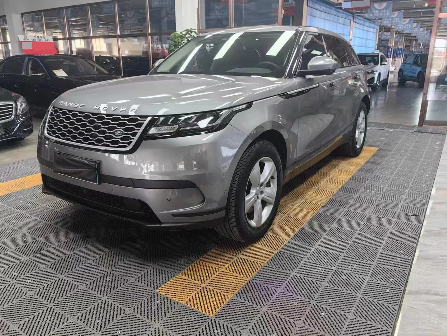 Range Rover Velar 2023 250PS