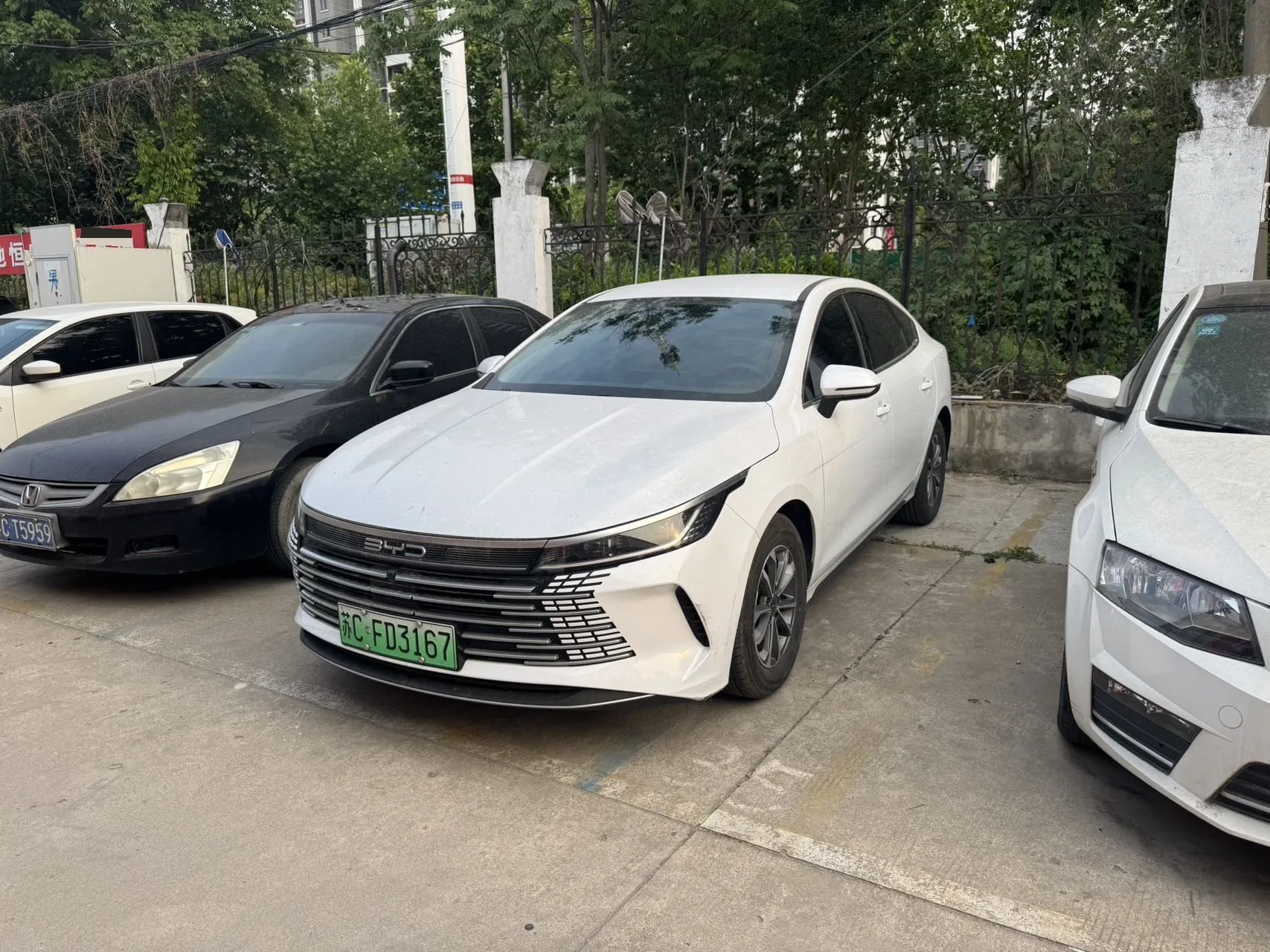 BYD 2024 Destroyer 05 DM-i 1.5 CVT Glory Edition 55KM Luxury Automatic
