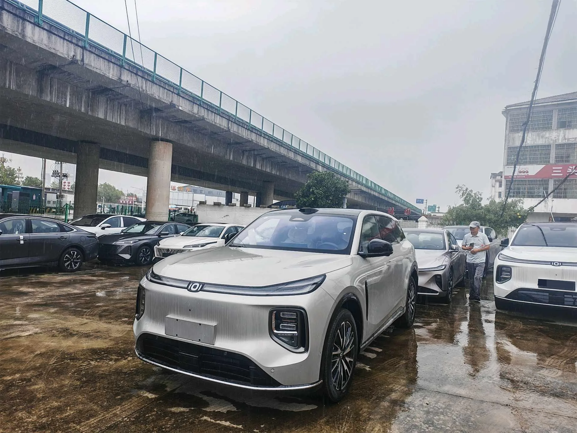 Qiyuan 2025 Q07 1.5 CVT 215 Premium Automatic