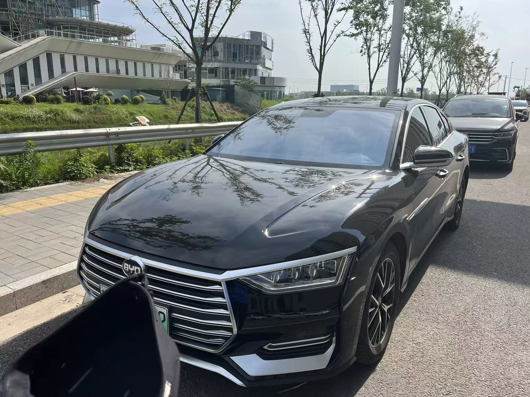 BYD e9 2021 Business Edition