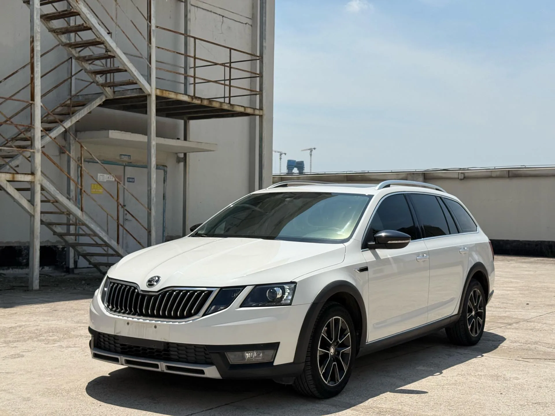 Octavia 2018 Touring TSI230 DSG Luxury Edition