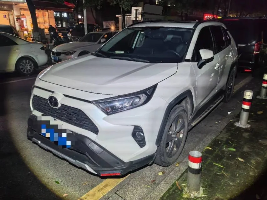 2021 Toyota RAV4 2.0L CVT 2WD Fashion Edition