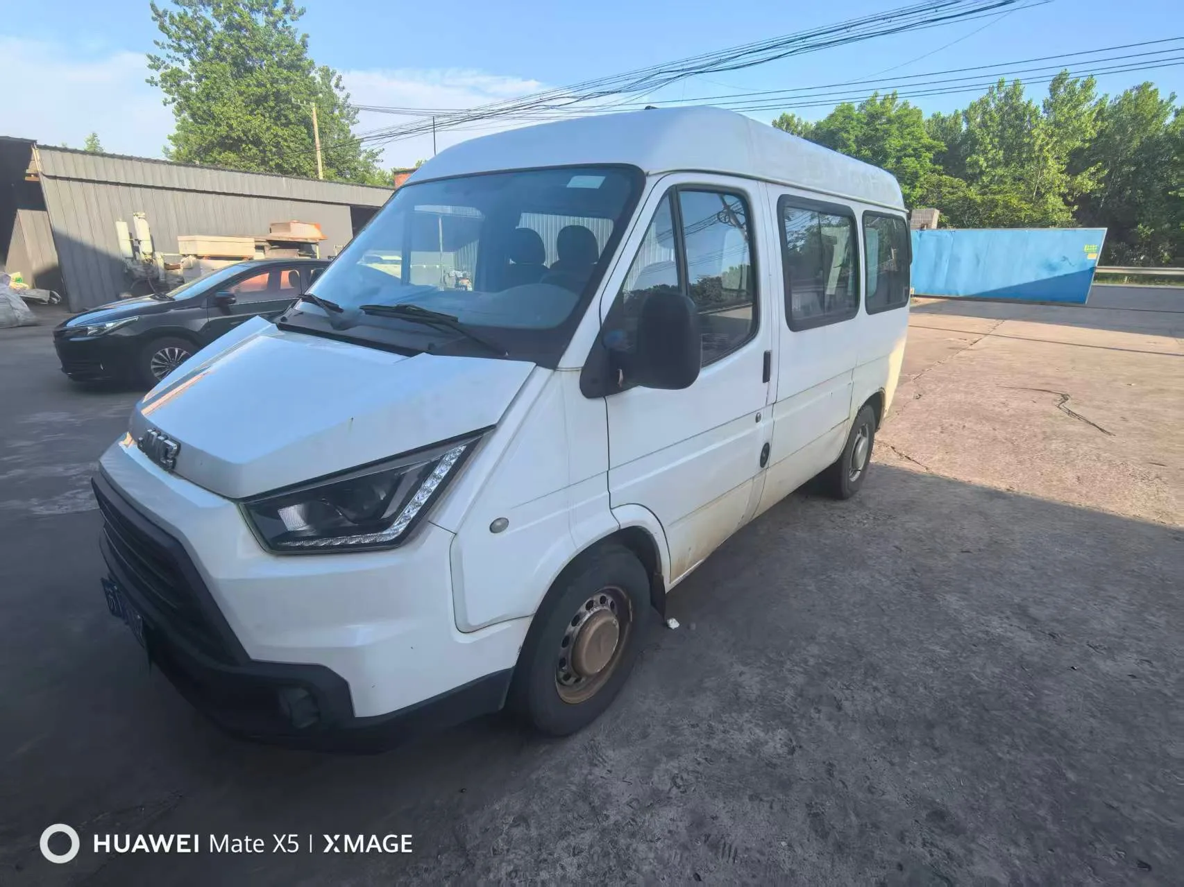 Jiangling 2017 Teshun 2.8T Commercial Vehicle Short Wheelbase Mid-Roof 6-8 Seats Manual Transmission