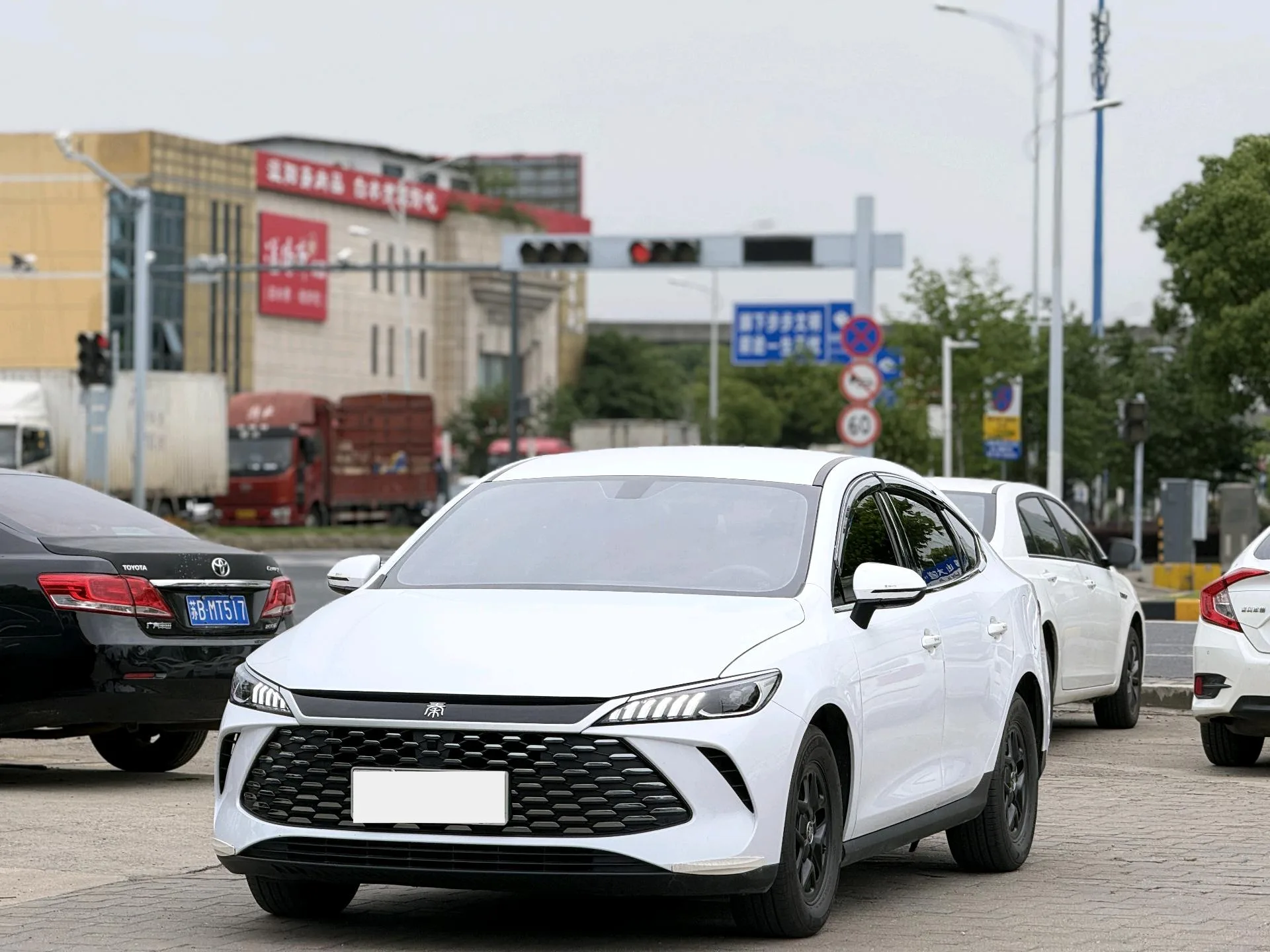BYD 2025 Qin PLUS DM-i 1.5 CVT Intelligent Driving Edition 55KM Leading Model Automatic