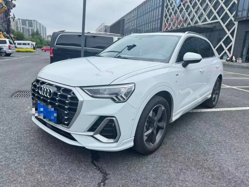Audi Q3 2022 35 TFSI Fashion Dynamic Edition
