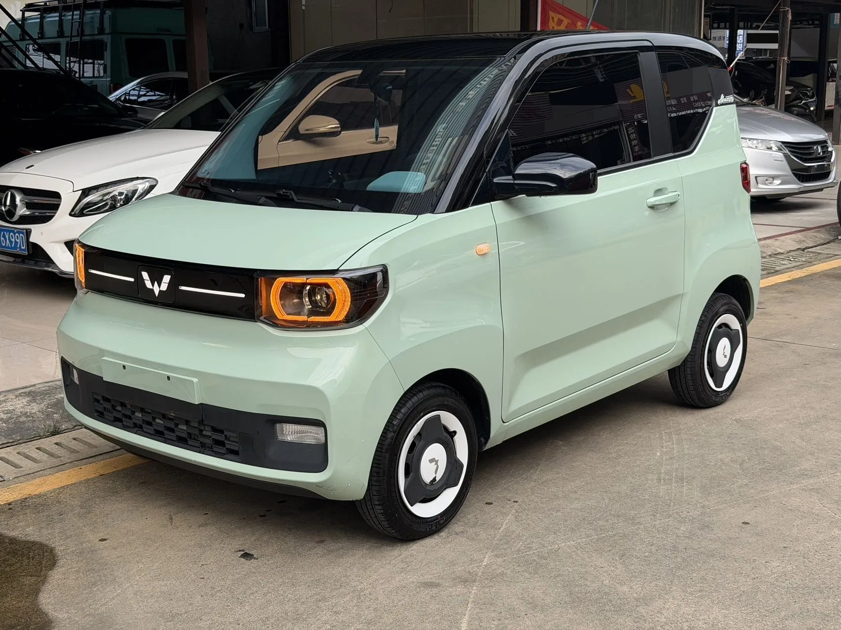Hongguang MINIEV 2021 Macaron Premium Edition (Lithium Iron Phosphate)