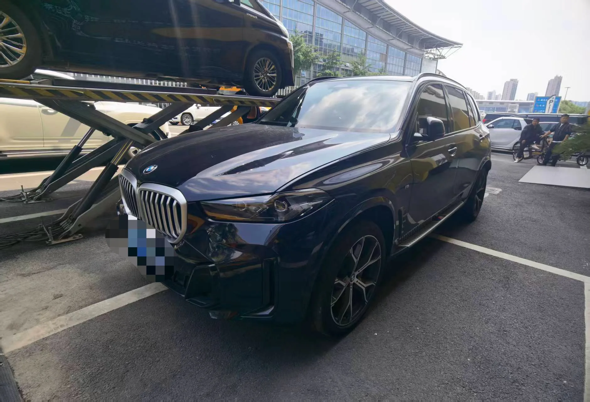 2023 BMW X5 xDrive30Li 48V 2.0T Luxury M Sport Shadow Edition Automatic