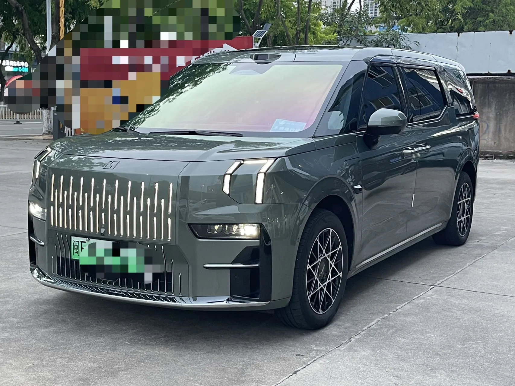 2024 Jike 009 Six-Seat Executive Edition AWD 108kWh Automatic