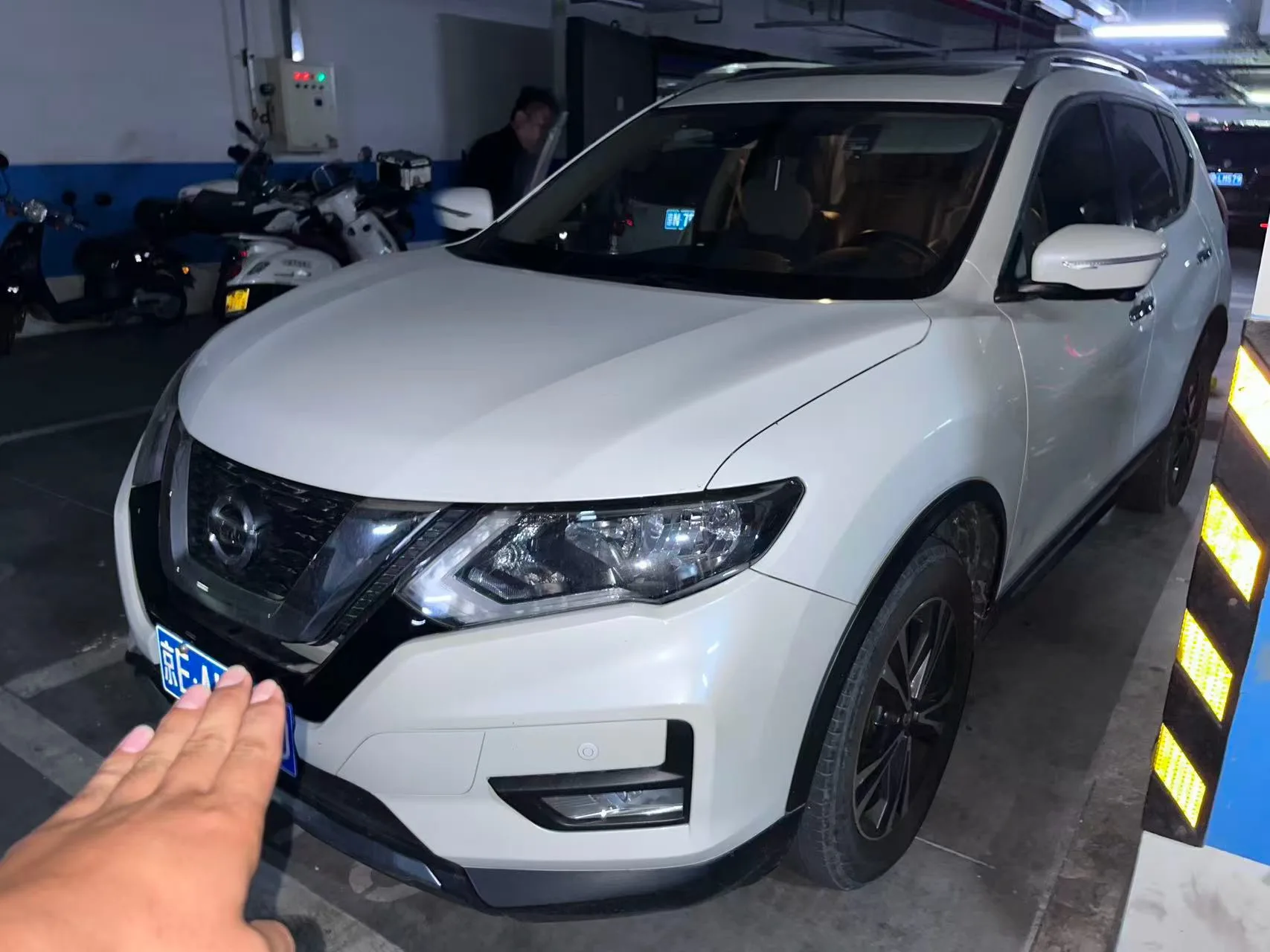 Nissan X-Trail 2017 2.5L CVT Luxury 4WD