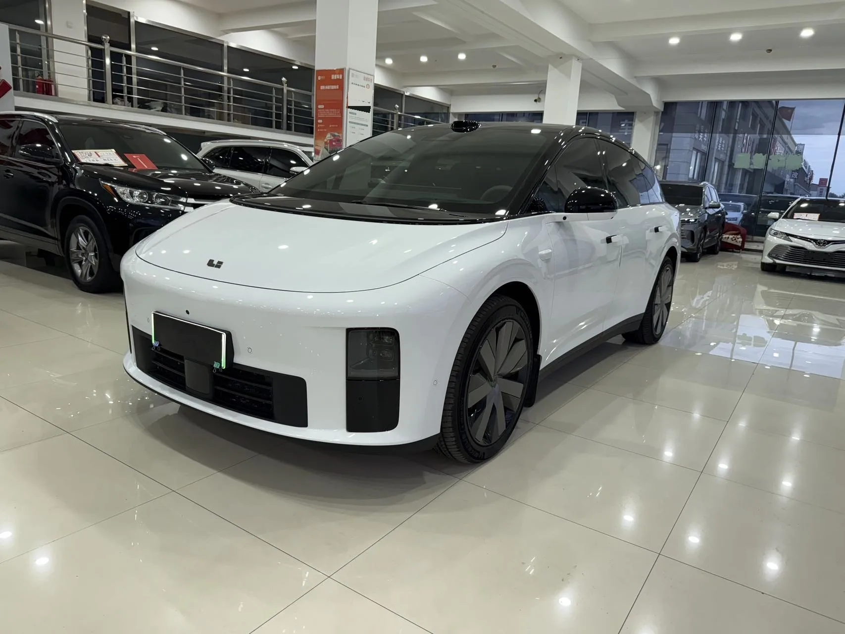 Li Auto i6 2025 Model Year, AWD Base