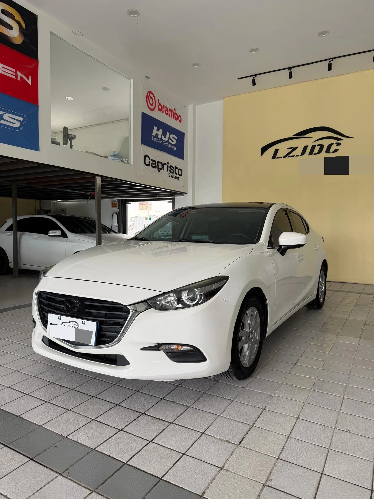 Mazda3 Axela 2017 Sedan 1.5L Automatic Comfort Model (China VI Emission Standard)