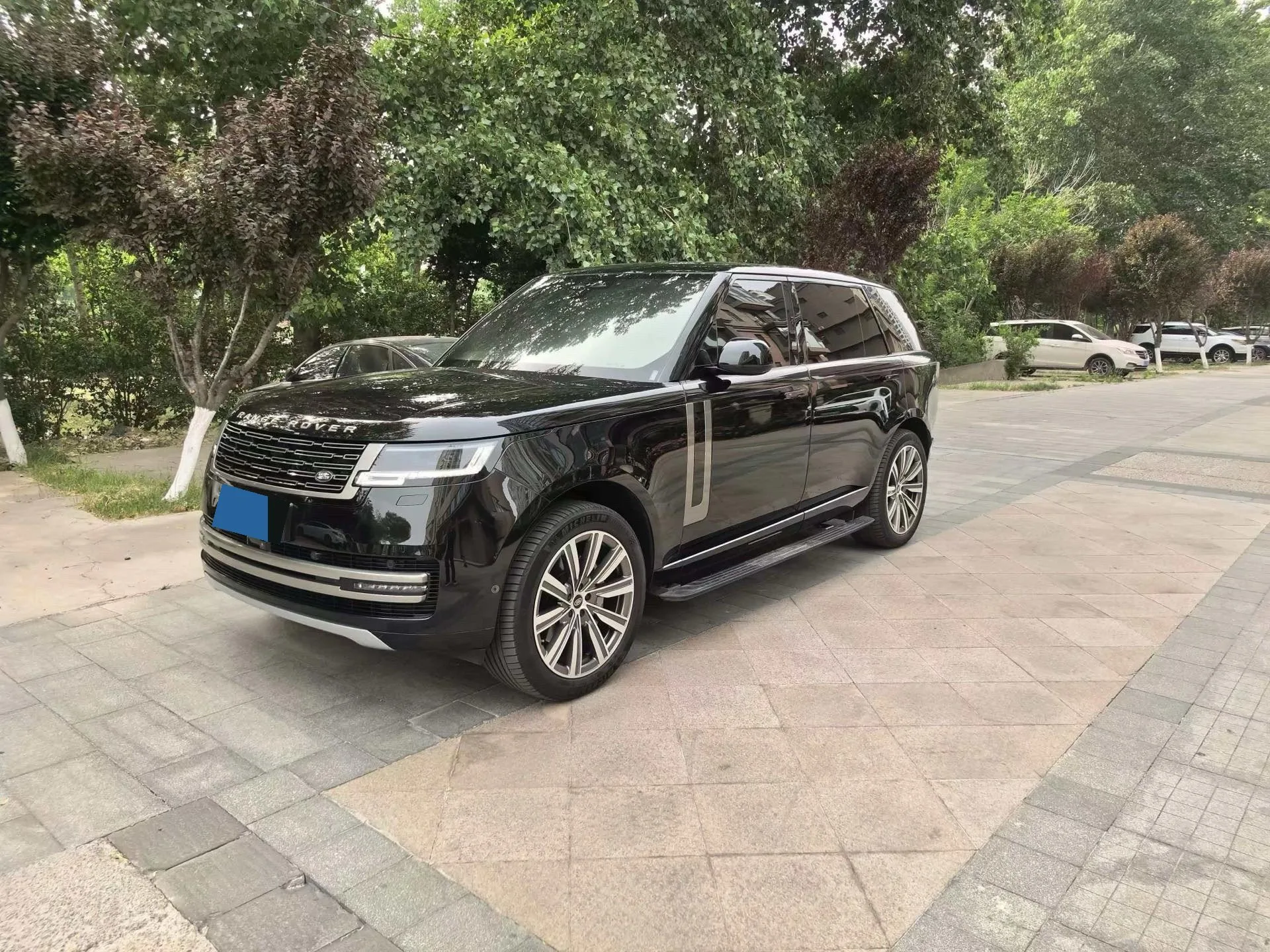 Land Rover Range Rover (Imported) 2026 Model Year Range Rover 48V 3.0T L6 400PS HSE Long-Wheelbase Automatic Transmission