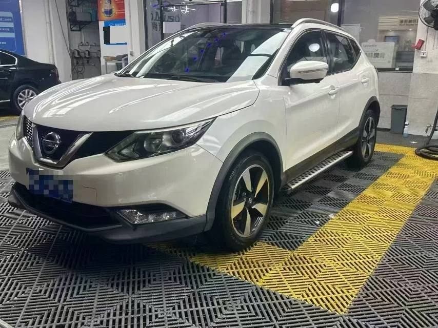 Nissan Qashqai 2017 2.0L CVT Luxury Edition (National V Emission Standard)