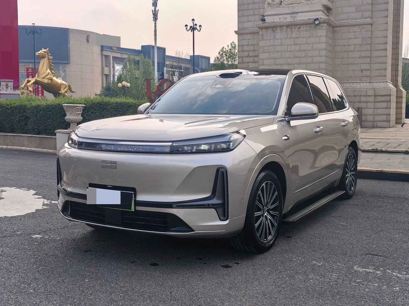 Geely Galaxy 2025 M9 1.5T 210km/h 4WD Navigator Edition Automatic Transmission